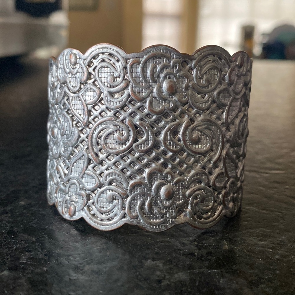 Vintage Textured‎ pressed silver metal lace print large cuff bracelet